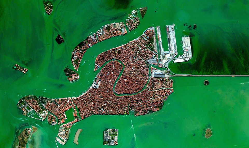 Ο πλανήτης από ψηλά -Λιμάνια, αεροδρόμια και βιομηχανικές ζώνες σαν πίνακες ζωγραφικής [εικόνες] | iefimerida.gr 3