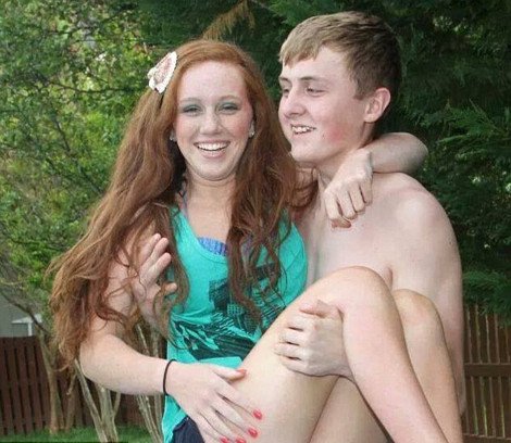 Σαν όνειρο: Νεαρή  με αναπηρία γίνεται μοντέλο -Μεταμορφώνεται σε γοργόνα και μαγνητίζει το φακό [εικόνες] | iefimerida.gr 4