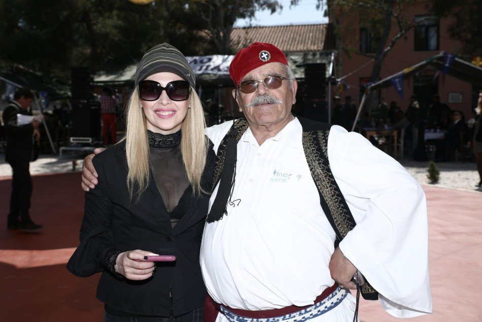 13 φωτογραφίες από το πασχαλινό γλέντι του Πάνου Καμμένου [εικόνες] | iefimerida.gr 0