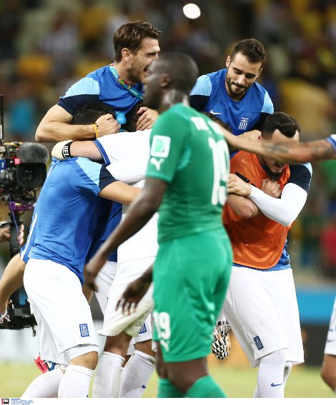 Οταν η Εθνική Ομάδα απογείωσε όλη την Ελλάδα -Καρέ καρέ η πρόκριση άθλος στους «16» [εικόνες] | iefimerida.gr 21