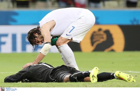 Οταν η Εθνική Ομάδα απογείωσε όλη την Ελλάδα -Καρέ καρέ η πρόκριση άθλος στους «16» [εικόνες] | iefimerida.gr 23