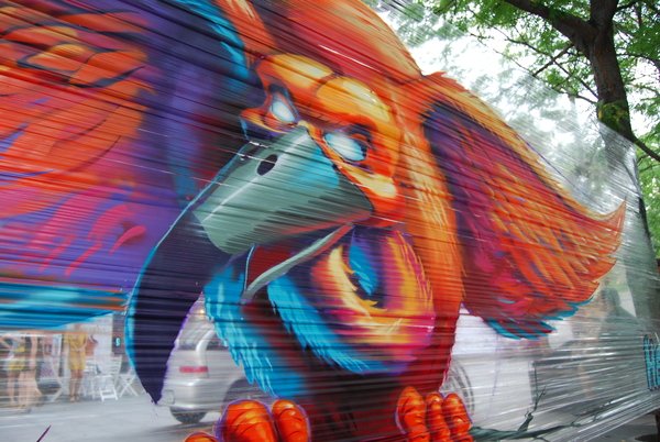 Chellograff: Απίθανες δημιουργίες γκράφιτι πάνω σε σελοφάν [εικόνες] | iefimerida.gr 2