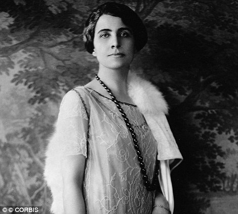 Από την Μάρθα στην Μισέλ: οι 41 γυναίκες πίσω από τον πλανητάρχη [εικόνες] | iefimerida.gr 26