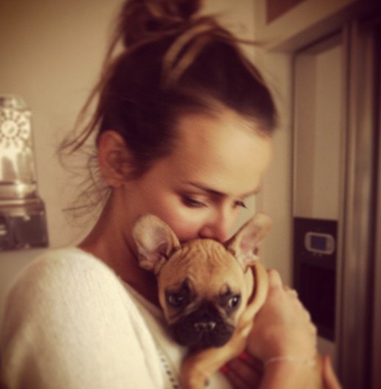 Η εγγονή της Γκρέις Κέλι άφησε το Μονακό για τη Μύκονο -Διακοπές με το αγόρι της [εικόνες] | iefimerida.gr 15