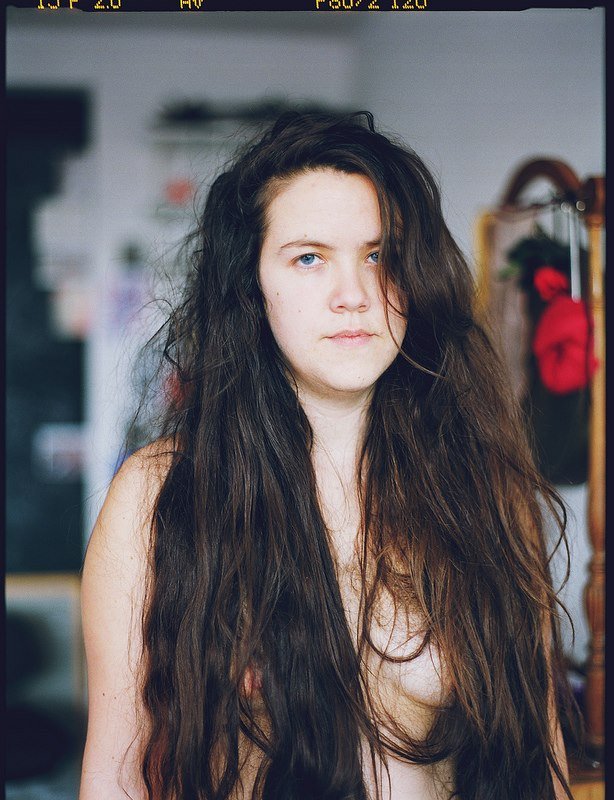 Βρετανίδα δεν άντεχε να είναι άλλο μόνη και παντρεύτηκε τον εαυτό της [εικόνες+βίντεο] | iefimerida.gr 4