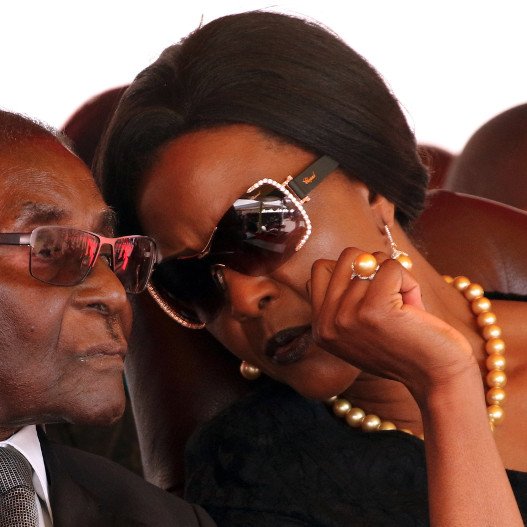 «Κυρία Gucci» -Αυτή είναι η Πρώτη Κυρία της Ζιμπάμπουε που έχει ξεζουμίσει το λαό της [εικόνες] | iefimerida.gr 6