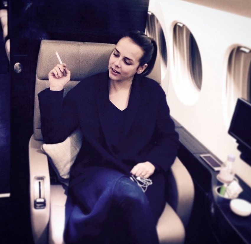 Η εγγονή της Γκρέις Κέλι άφησε το Μονακό για τη Μύκονο -Διακοπές με το αγόρι της [εικόνες] | iefimerida.gr 12