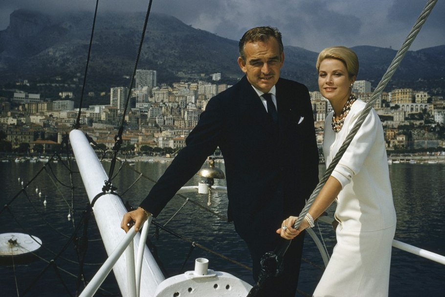 Διάσημοι στο κατάστρωμα -Πώς «σκοτώνουν» το χρόνο τους οι σταρ στις βόλτες με υπερπολυτελείς θαλαμηγούς [εικόνες] | iefimerida.gr 1