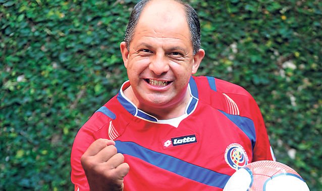 Ο πρόεδρος της Κόστα Ρίκα δεν θέλει τα πορτραίτα του ούτε το όνομά του στους δημόσιους χώρους | iefimerida.gr 1