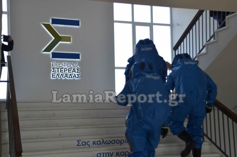 «Υποπτος φάκελος» στο γραφείο του Κώστα Μπακογιάννη [εικόνες & βίντεο] | iefimerida.gr 0