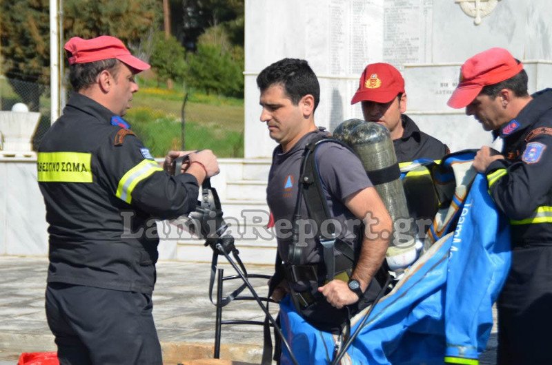 «Υποπτος φάκελος» στο γραφείο του Κώστα Μπακογιάννη [εικόνες & βίντεο] | iefimerida.gr 2