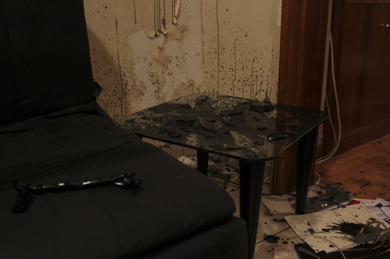 Ντου αναρχικών σε γραφείο συμβολαιογράφου -Το έκαναν γυαλιά-καρφιά [εικόνες] | iefimerida.gr 4