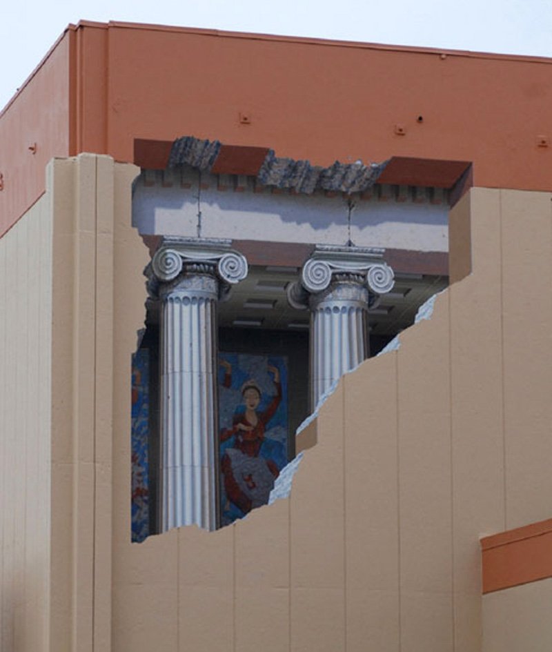 Ο καλλιτέχνης που ζωγραφίζει την Ελλάδα και άλλους πολιτισμούς σε κτίρια όλου του κόσμου [εικόνες]  | iefimerida.gr 1