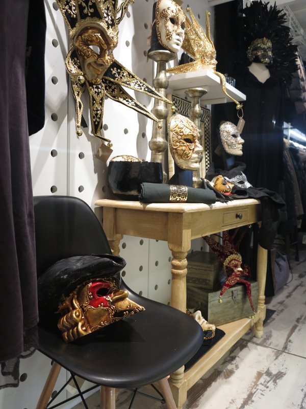 Απόκριες στη Βενετία- Με τις μάσκες του Τομ Κρουζ και της Νικόλ Κίντμαν από τα «Μάτια ερμητικά κλειστά» [εικόνες] | iefimerida.gr 0