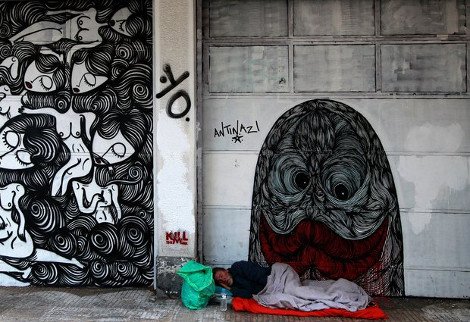 Το Associated Preess «κράζει» την Αθήνα για τα γκράφιτι: Βάνδαλοι την μετέτρεψαν σε έναν ατελείωτο καμβά [εικόνες] | iefimerida.gr 4