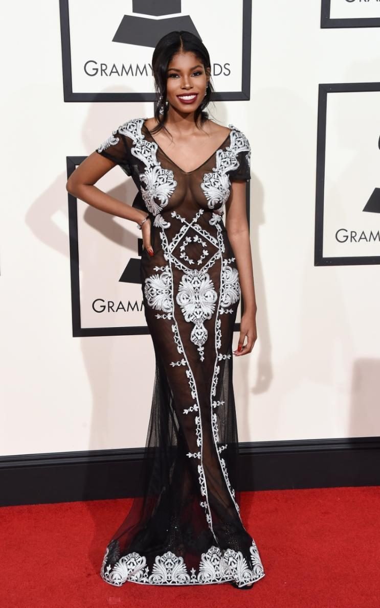 Οι πιο αποκαλυπτικές κυρίες των φετινών Grammy -Αβυσσαλέα ντεκολτέ και σκισίματα δίχως τέλος [εικόνες] | iefimerida.gr 11
