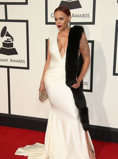 Οι πιο αποκαλυπτικές κυρίες των φετινών Grammy -Αβυσσαλέα ντεκολτέ και σκισίματα δίχως τέλος [εικόνες] | iefimerida.gr 12