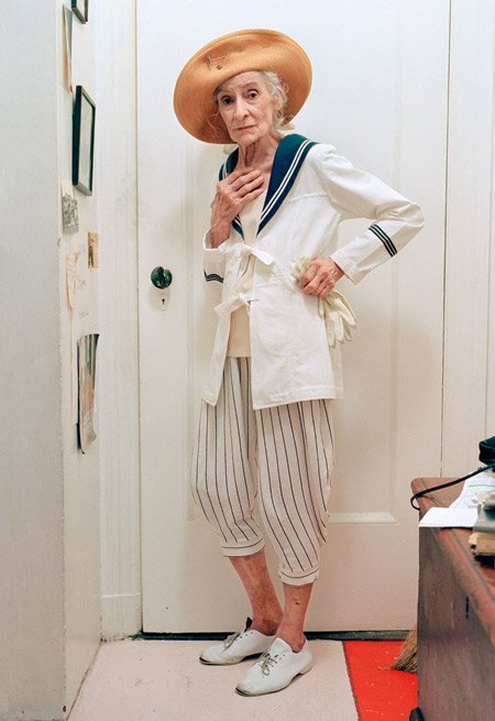 Εκκεντρικές γιαγιάδες βάζουν τα γυαλιά στον στυλιστικό μοδάτο χυλό των νεότερων [εικόνες]  | iefimerida.gr 5