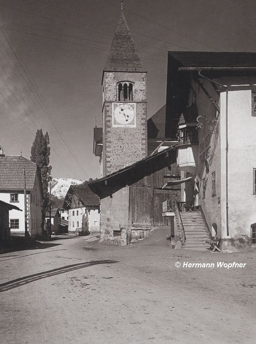 Βυθισμένη πολιτεία: Το χωριό που πνίγηκε κάτω από το νερό πριν 60 χρόνια -Μόνο το καμπαναριό έμεινε να προεξέχει [εικόνες] | iefimerida.gr 27