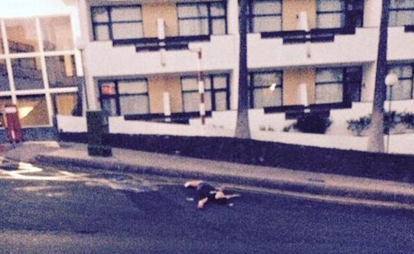 Ποδοσφαιριστής της Πρέμιερ έπεσε αναίσθητος στο δρόμο από κατανάλωση αλκοόλ [εικόνες] | iefimerida.gr 1