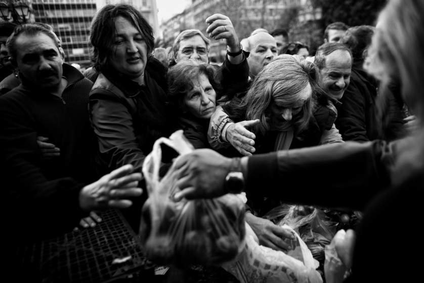 Αγγελος Τζωρτζίνης: Ο Ελληνας που φωτογράφισε τη λιτότητα και έκανε το TIME να του υποκλιθεί [εικόνες] | iefimerida.gr 9