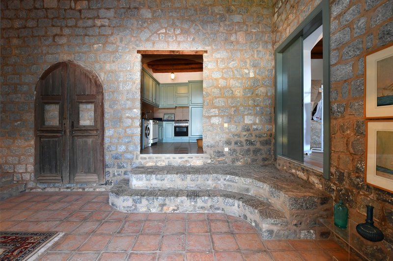 Grande Dame: Ενα από τα ωραιότερα σπίτια της Ελλάδας, η συγκλονιστική κατοικία του Μιαούλη στην Υδρα, πωλείται για 4,5 εκατ. ευρώ [εικόνες] | iefimerida.gr 22