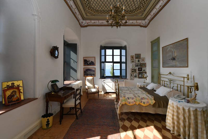 Grande Dame: Ενα από τα ωραιότερα σπίτια της Ελλάδας, η συγκλονιστική κατοικία του Μιαούλη στην Υδρα, πωλείται για 4,5 εκατ. ευρώ [εικόνες] | iefimerida.gr 18