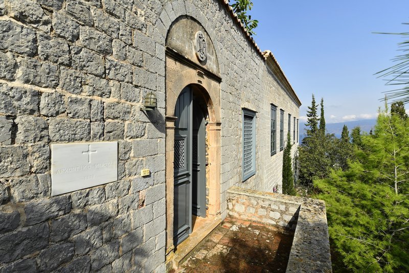 Grande Dame: Ενα από τα ωραιότερα σπίτια της Ελλάδας, η συγκλονιστική κατοικία του Μιαούλη στην Υδρα, πωλείται για 4,5 εκατ. ευρώ [εικόνες] | iefimerida.gr 2