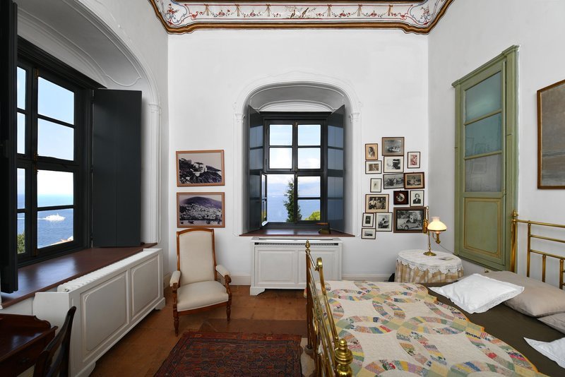 Grande Dame: Ενα από τα ωραιότερα σπίτια της Ελλάδας, η συγκλονιστική κατοικία του Μιαούλη στην Υδρα, πωλείται για 4,5 εκατ. ευρώ [εικόνες] | iefimerida.gr 12