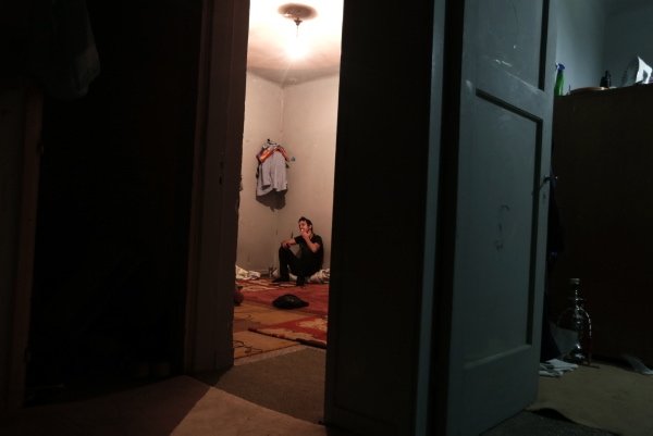 Το οδοιπορικό του Reuters στις προσφυγικές πολυκατοικίες της Αλεξάνδρας -Πλέον φιλοξενούν τα θύματα της κρίσης [εικόνες] | iefimerida.gr 4