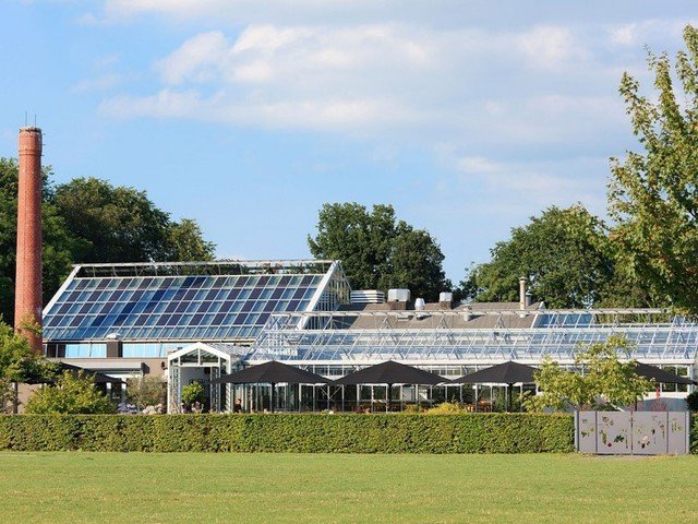 Εστιατόρια στα πιο απίθανα μέρη -Γεύμα στο βυθό, σε σπηλιά, σε γκρεμό ή στον αέρα [εικόνες] | iefimerida.gr 5