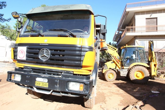 Ολυμπιακός: Συνεχίζεται ο αγώνας προσφοράς στη Μάνδρα [εικόνες] | iefimerida.gr 0