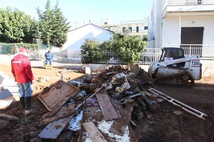 Ολυμπιακός: Συνεχίζεται ο αγώνας προσφοράς στη Μάνδρα [εικόνες] | iefimerida.gr 1