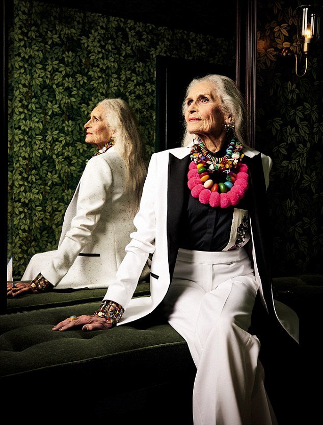 Σουπερμόντελ ετών 87 -Τα μυστικά που τη διατηρούν ακμαία [εικόνες] | iefimerida.gr 1