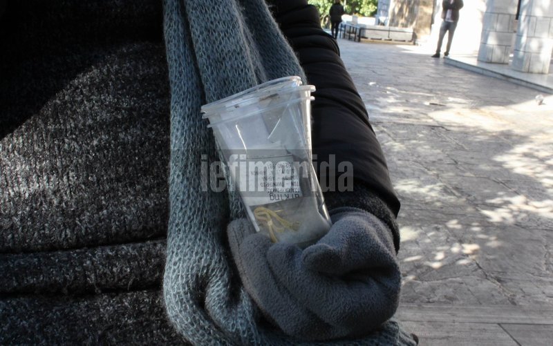 Η συγκλονιστική αφήγηση στο iefimerida.gr της ηλικιωμένης αρχόντισσας που ζητιανεύει στο Χαλάνδρι [εικόνες] | iefimerida.gr 3