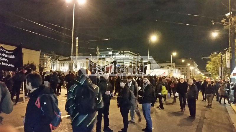 «Πόλεμος» στα Εξάρχεια: Εξελιγμένες μολότοφ και πιστόλια με εκρηκτικά -Στην επέτειο της δολοφονίας Γρηγορόπουλου [εικόνες &amp; βίντεο] | iefimerida.gr 11