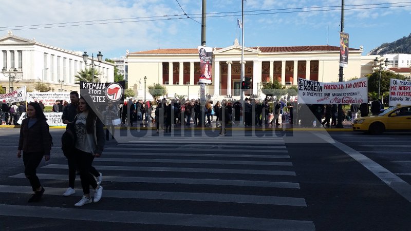 «Πόλεμος» στα Εξάρχεια: Εξελιγμένες μολότοφ και πιστόλια με εκρηκτικά -Στην επέτειο της δολοφονίας Γρηγορόπουλου [εικόνες &amp; βίντεο] | iefimerida.gr 25