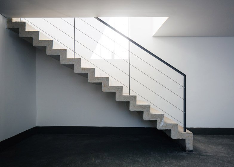 Η μαγεία του βιομηχανικού ντιζάιν: Το κτίριο από μάρμαρο και γυαλί που μοιάζει με... παγάκι [εικόνες] | iefimerida.gr 13