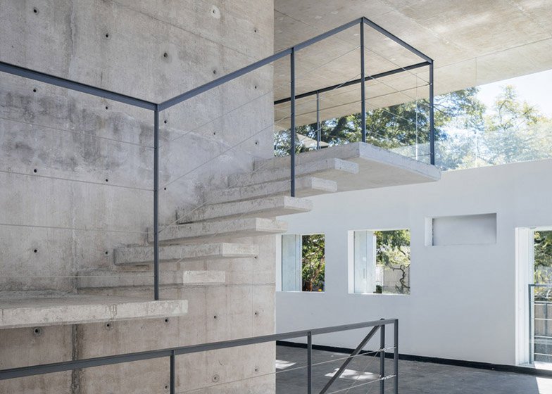 Η μαγεία του βιομηχανικού ντιζάιν: Το κτίριο από μάρμαρο και γυαλί που μοιάζει με... παγάκι [εικόνες] | iefimerida.gr 14