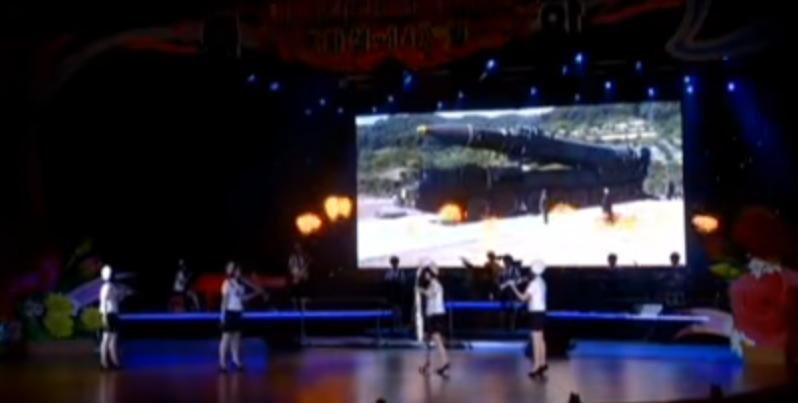 Η σύζυγος του Κιμ Γιονγκ Ουν εμφανίστηκε ξανά, μετά από πολλούς μήνες [βίντεο] | iefimerida.gr 9