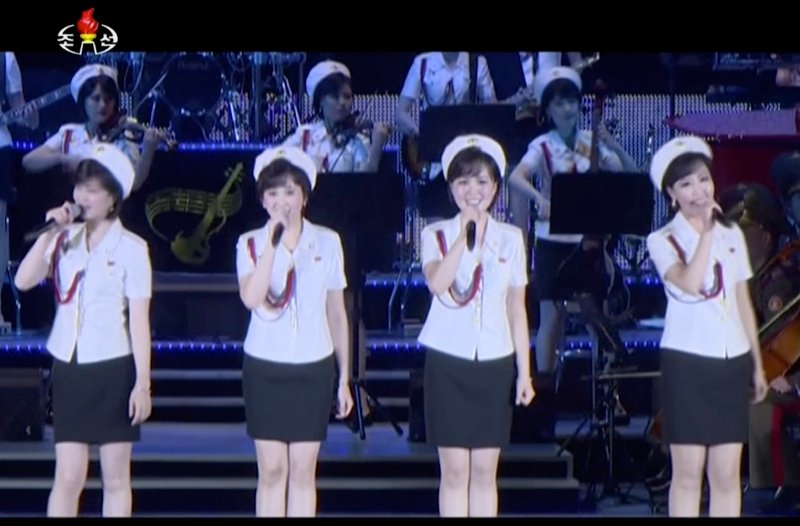 Η σύζυγος του Κιμ Γιονγκ Ουν εμφανίστηκε ξανά, μετά από πολλούς μήνες [βίντεο] | iefimerida.gr 7