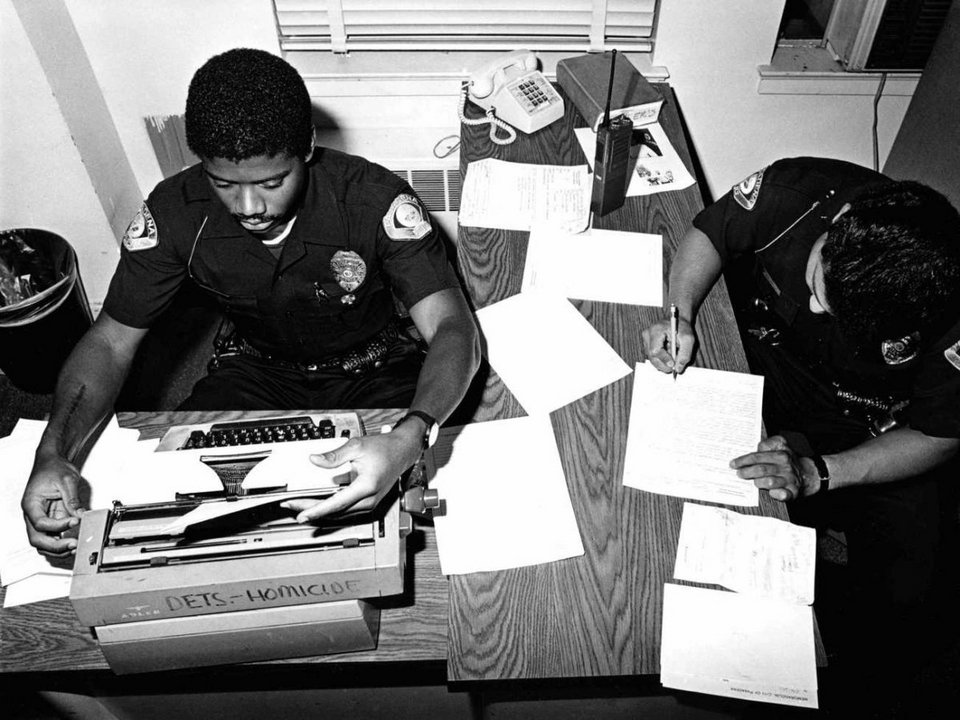 Κυνηγώντας το έγκλημα: Η ζωή των αστυνομικών στο Λος Αντζελες του 1980 [εικόνες] | iefimerida.gr 2