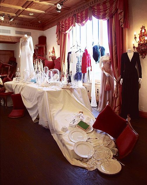 Απόβαση Ελλήνων στο Gstaad -Πούλησαν ρούχα και κοσμήματα, το έκαψαν στο live του Ρέμου [εικόνες] | iefimerida.gr 6