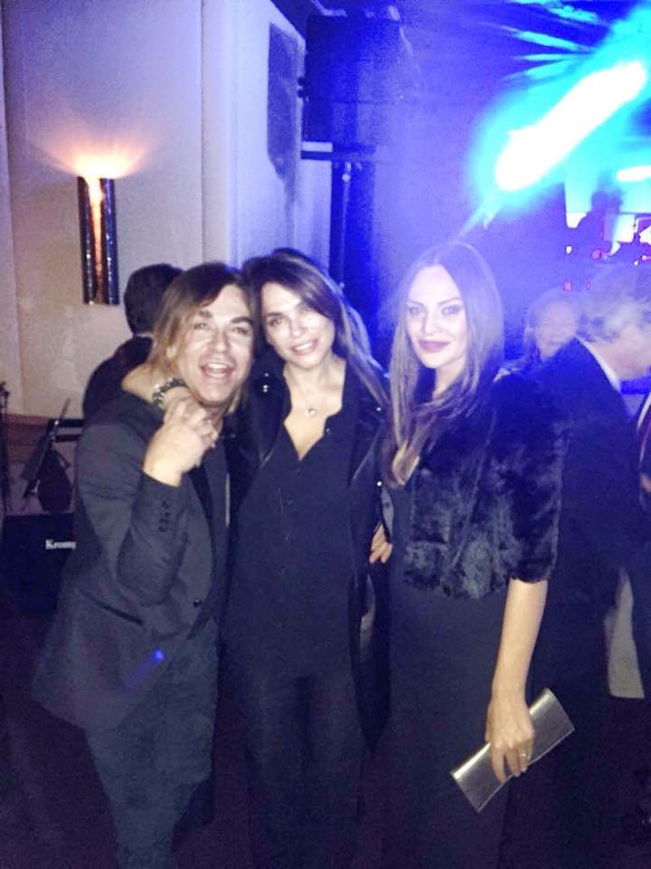 Απόβαση Ελλήνων στο Gstaad -Πούλησαν ρούχα και κοσμήματα, το έκαψαν στο live του Ρέμου [εικόνες] | iefimerida.gr 3