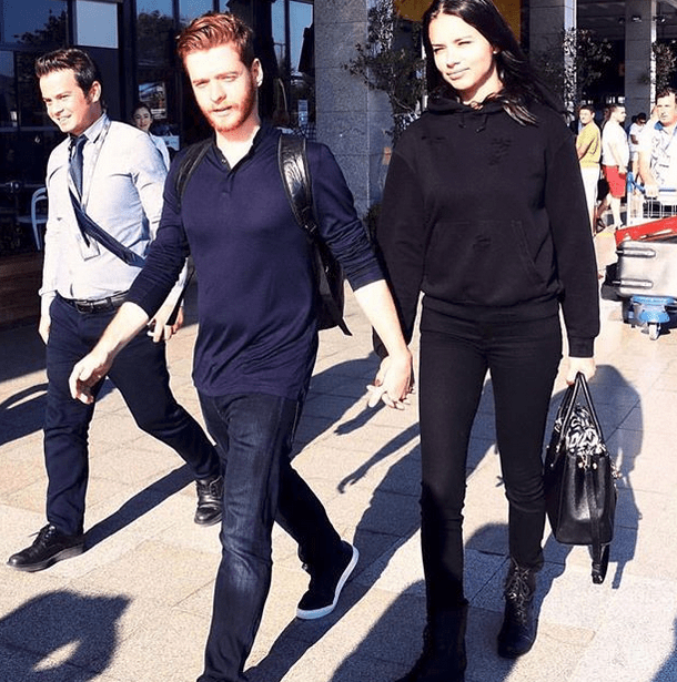 Oλη η Τουρκία ασχολείται με την Αντριάνα Λίμα -Παθιασμένα φιλιά με Τούρκο συγγραφέα [εικόνες] | iefimerida.gr 1