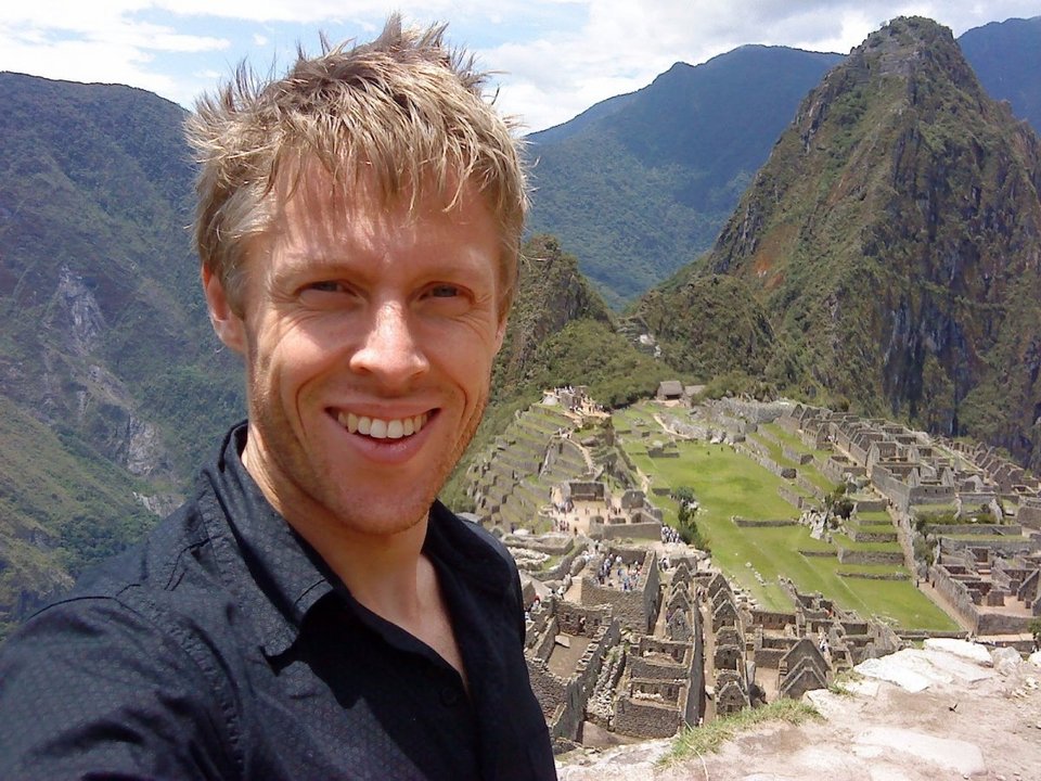 Είναι μόλις 40 ετών και έχει ταξιδέψει σε όλες τις χώρες του κόσμου - Με ποιον έπαιξε σκάκι στην Ελλάδα [εικόνες] | iefimerida.gr 6