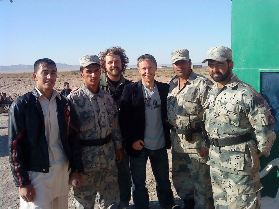 Είναι μόλις 40 ετών και έχει ταξιδέψει σε όλες τις χώρες του κόσμου - Με ποιον έπαιξε σκάκι στην Ελλάδα [εικόνες] | iefimerida.gr 0