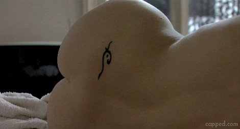 Οταν το νέο κορίτσι του Ολάντ  πρωταγωνιστούσε σε ταινίες... ολόγυμνη [εικόνες] | iefimerida.gr 9