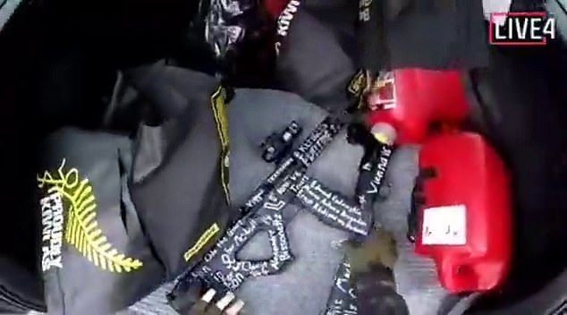 Μακελειό στη Νέα Ζηλανδία: «Τουρκοφάγος» έγραψε στο όπλο του ο ακροδεξιός μακελάρης [εικόνες] | iefimerida.gr 3