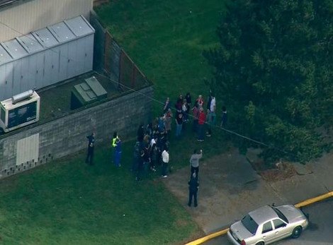 Μακελειό σε σχολείο των ΗΠΑ: Μαθητής πυροβόλησε και τραυμάτισε τουλάχιστον 4 άτομα και αυτοκτόνησε [εικόνες] | iefimerida.gr 0
